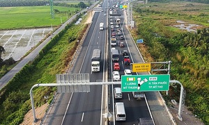 Đề xuất vừa mở rộng cao tốc Trung Lương - Mỹ Thuận vừa cho xe lưu thông