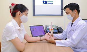Cứng khớp ngón tay khi ngủ dậy là bệnh gì?