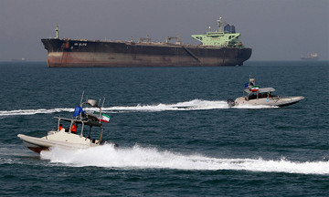 Iran bắt tàu dầu nước ngoài trên Vịnh Oman