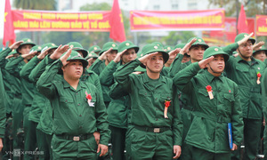 'Không thể thay thế nghĩa vụ quân sự bằng môn Giáo dục quốc phòng'