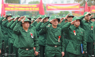 'Không thể thay thế nghĩa vụ quân sự bằng môn Giáo dục quốc phòng'