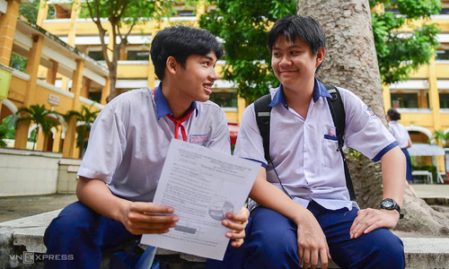TP HCM dự kiến kết hợp thi và xét học bạ vào lớp 10 năm 2026