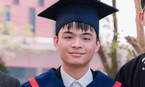 Thủ khoa khối A00 từng 'học không quá tốt'