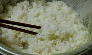 Ăn như 'trẻ nhỏ' vẫn tăng cân, máu nhiễm mỡ