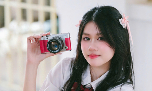 Nữ sinh bật khóc khi thành thủ khoa khối C00 toàn quốc
