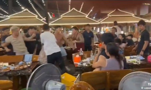 Nhóm du khách Hàn Quốc ẩu đả ở quán lẩu