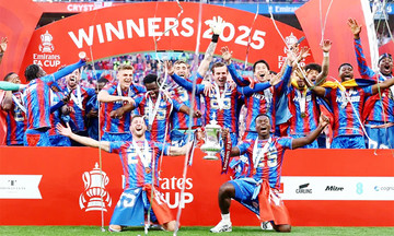 Crystal Palace mất suất Europa League vì không đọc mail từ UEFA