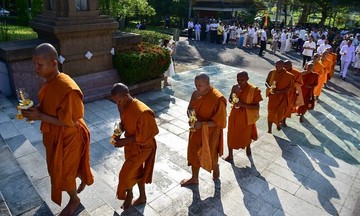 Cảnh sát Thái Lan sẽ kiểm tra lý lịch nhà sư trên toàn quốc