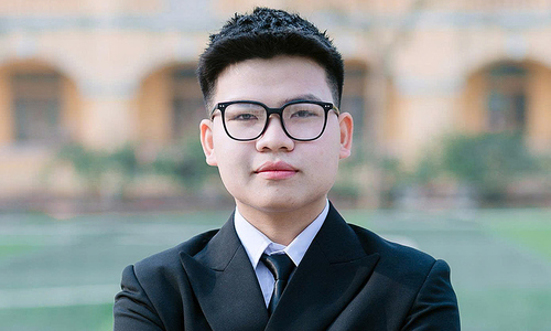 Thủ khoa toàn quốc 'cày' 6 đề mỗi ngày