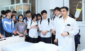Biến động điểm chuẩn Đại học Y Hà Nội ba năm gần đây