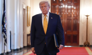 Ông Trump muốn tòa cho phép công bố hồ sơ về Epstein