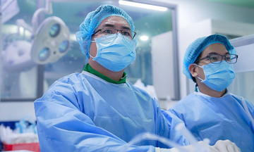 Chàng trai 23 tuổi đột quỵ do hút thuốc, thức khuya