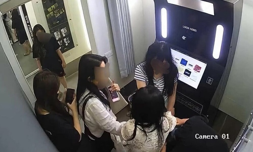 Nữ du khách Hàn Quốc đánh người Việt bị công ty sa thải