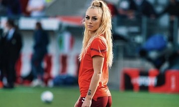 Nữ cầu thủ quyến rũ nhất thế giới có vệ sĩ riêng tại Euro 2025