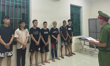 40 thanh thiếu niên hỗn chiến náo loạn đường phố