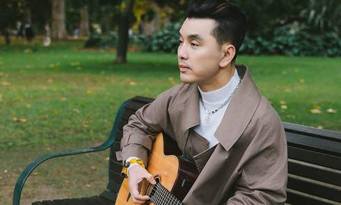 Ung Hoang Phuc sings of unrequited love
