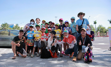 Phụ huynh tỉnh xa đưa con tới Đà Nẵng dự Kun Marathon