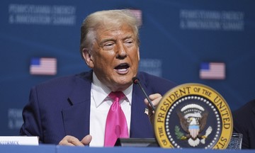 Ông Trump gây thắc mắc khi kể chuyện về kẻ đánh bom hàng loạt