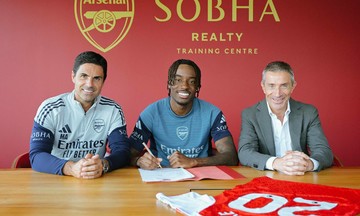 Arsenal ra mắt Madueke