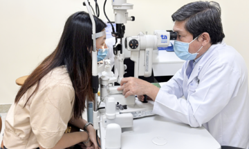 Trả lại đôi mắt sáng cho cô gái cận hơn 10 độ