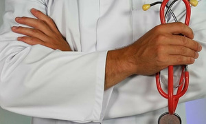 Doctor accused of exchanging prescriptions for sex