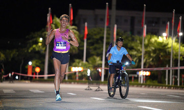 Runner châu Phi, Nhật Bản lép vế trước dàn elite Việt tại VnExpress Marathon Đà Nẵng