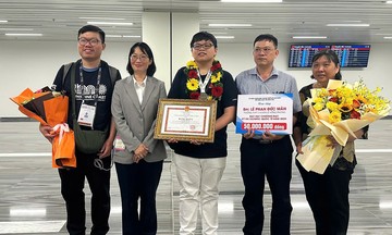Nam sinh giành huy chương bạc Toán quốc tế được 'thưởng nóng' 50 triệu đồng