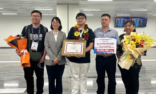Nam sinh giành huy chương bạc Toán quốc tế được 'thưởng nóng' 50 triệu đồng