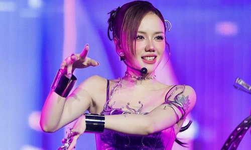 Phương Ly - ca sĩ đa màu sắc tại 'Em xinh say hi'