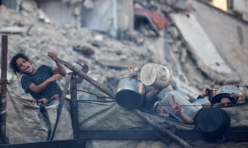 Gần 100 người thiệt mạng khi đi nhận viện trợ ở Gaza