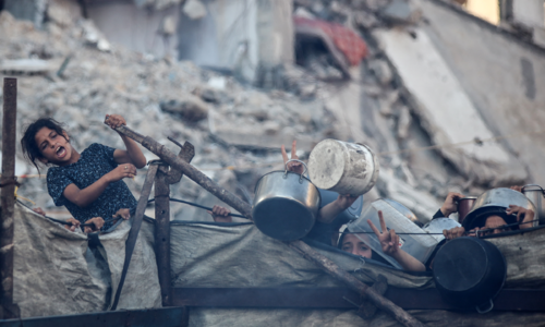 Gần 100 người thiệt mạng khi đi nhận viện trợ ở Gaza
