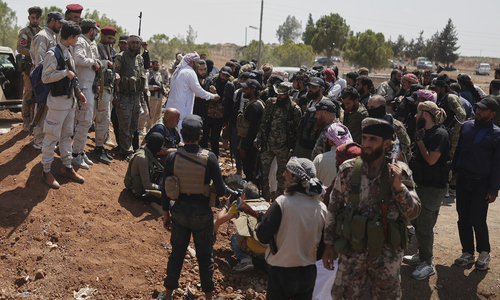 30,000 trapped in besieged southern Syrian city