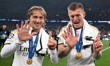 Kroos giải nghệ vì sợ làm cầu thủ dự bị