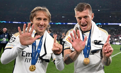 Kroos giải nghệ vì sợ làm cầu thủ dự bị