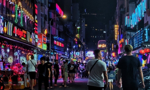 Báo Mỹ so sánh trải nghiệm du lịch Hà Nội và TP HCM
