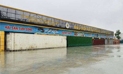 Chi 200 triệu thuê container đặt trước cửa, chắn bão Wipha