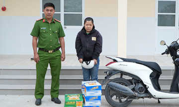 Người phụ nữ vờ hỏi mua bia, cướp tổng cộng 20 thùng