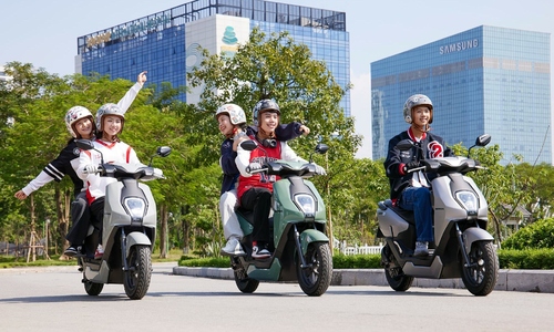 Tại sao xe gắn máy xăng, điện nhỏ không cần bằng lái?