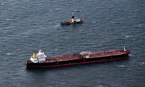 UK sanctions 135 Russian oil tankers