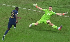 10 championship-saving performances by goalkeepers