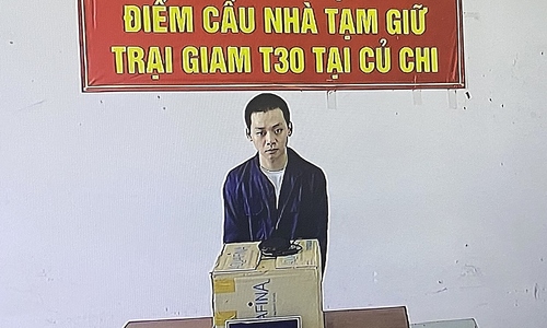 Vết trượt của sinh viên bắn 'tình địch'