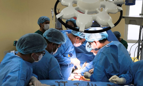Lạm dụng thuốc viêm khớp, người phụ nữ suy thận