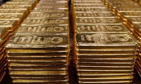 Gold prices, US stocks continue to rise
