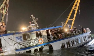Tàu du lịch trên vịnh Hạ Long được giám sát như thế nào