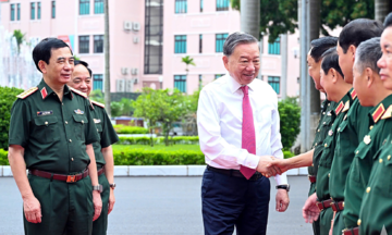 Tổng Bí thư: Hiện đại hóa con người trước khi hiện đại hóa vũ khí