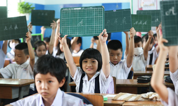 9 khoản thu trong trường công ở TP HCM