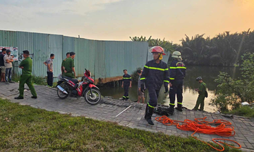 Gần 50 cảnh sát lặn tìm người đàn ông rơi dưới hồ nước ở TP HCM
