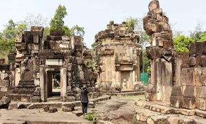 Thailand closes border tourist sites near Cambodia
