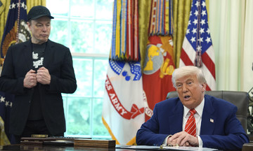 Ông Trump: Tôi muốn Elon Musk phát triển mạnh hơn bao giờ hết