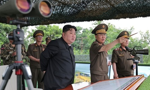 Kim observes North Korean artillery strike maritime target